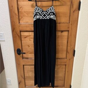 Elegant Black and White Maxi Dress